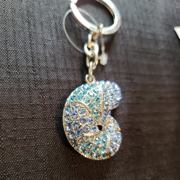 Crystal Sea Shell Keychain - Picture 1 of 2